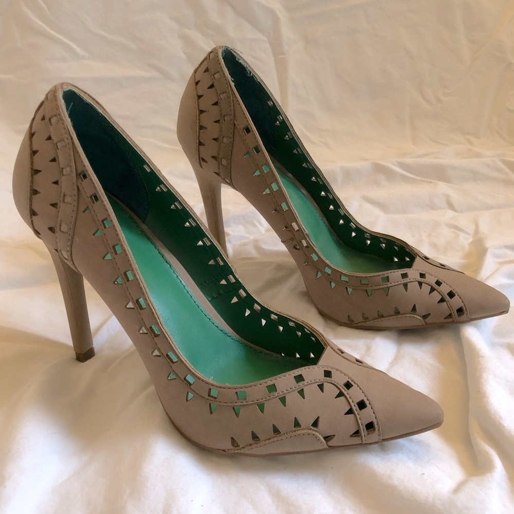 MIA Taupe Laser Cut Heels (US 7.5M)